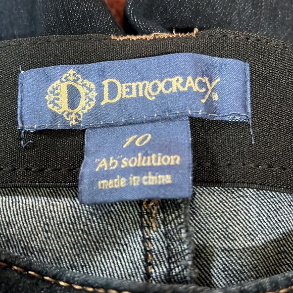 Democracy “Ab” Solution Stretch Denim Shorts - Picture 11 of 12